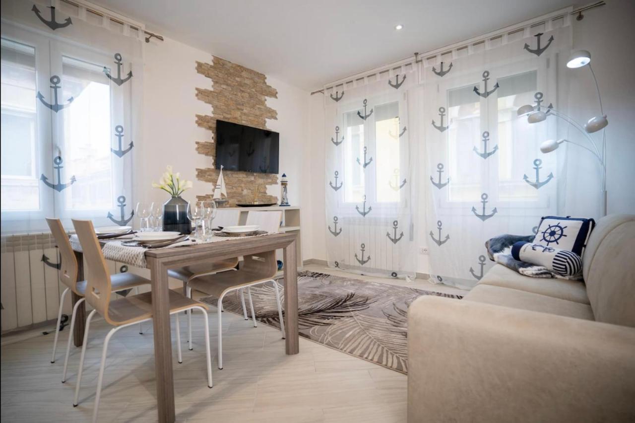Appartamento 3 Camere Da Letto - Holiday House 2 Venesia Bagian luar foto