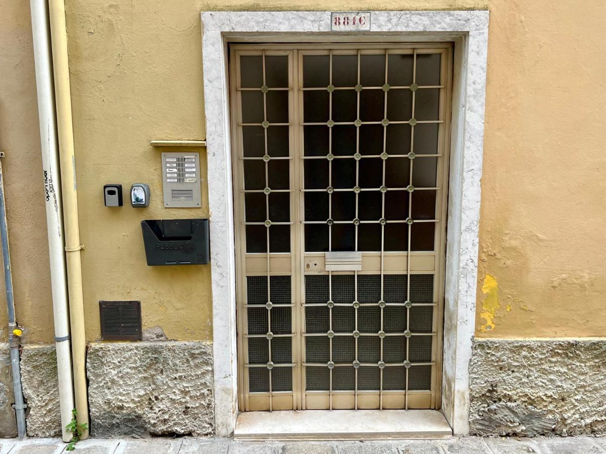 Appartamento 3 Camere Da Letto - Holiday House 2 Venesia Bagian luar foto